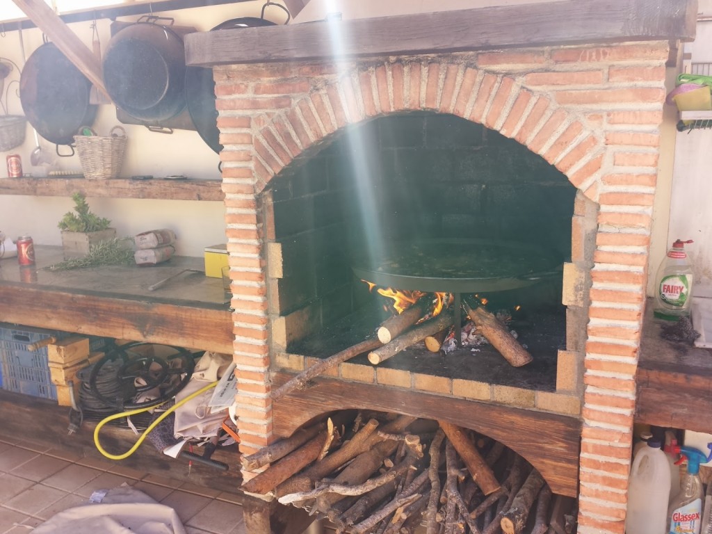 Equipment Necesary To Make Original Paella And Enjoy It 1